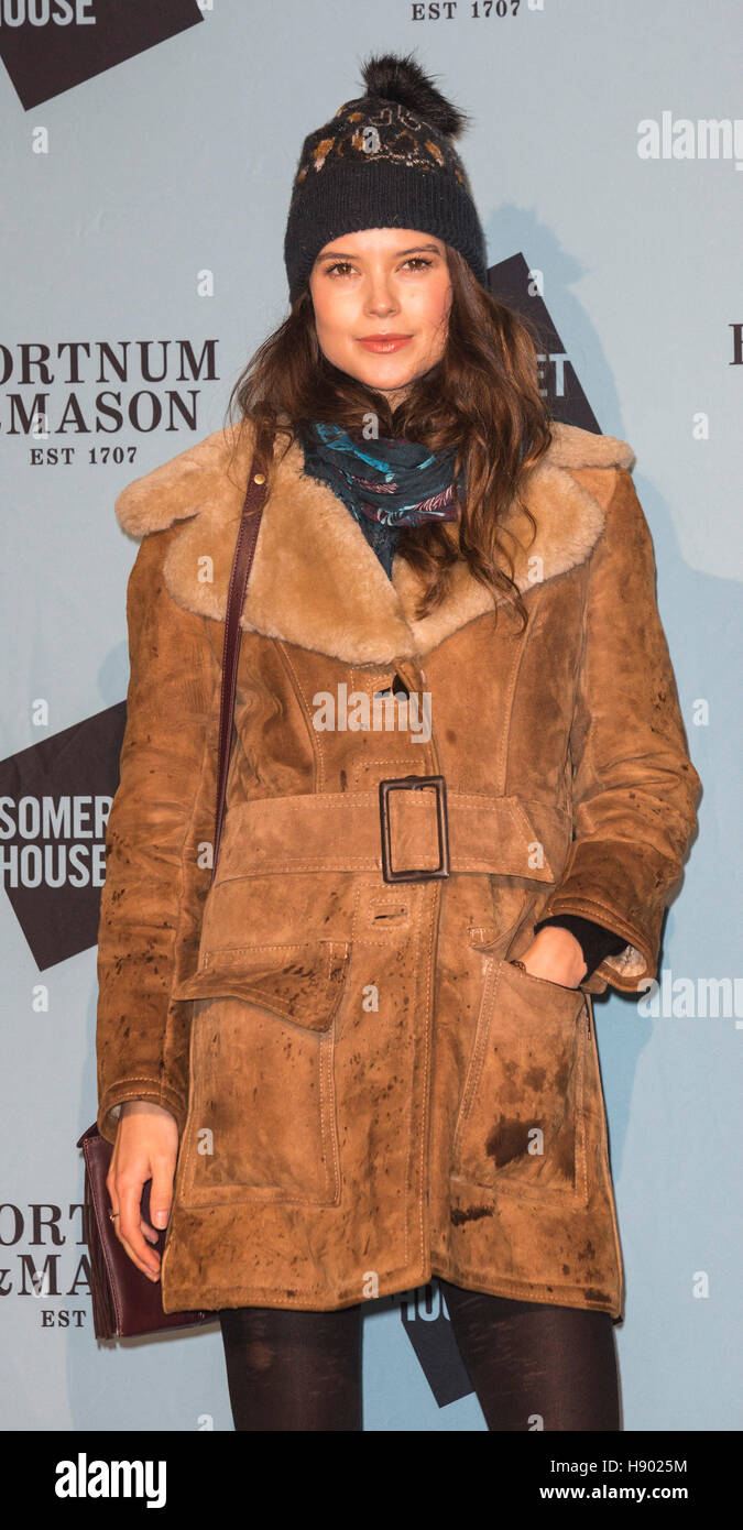 Londres, Royaume-Uni. 16 novembre 2016. Photo : Sarah Ann Macklin. Vip assister à la fête de lancement pour les raies à Somerset House à Fortnum & Mason à Somerset House. La patinoire à Somerset House est ouvert du 12 novembre 2016 au 15 janvier 2017. Credit : Bettina Strenske/Alamy Live News Banque D'Images