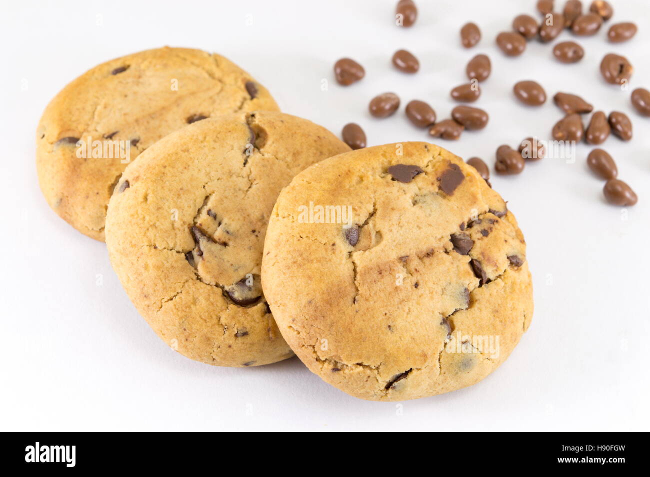 Cookies aux pépites de chocolat et de chocolat blanc sur les boules Banque D'Images