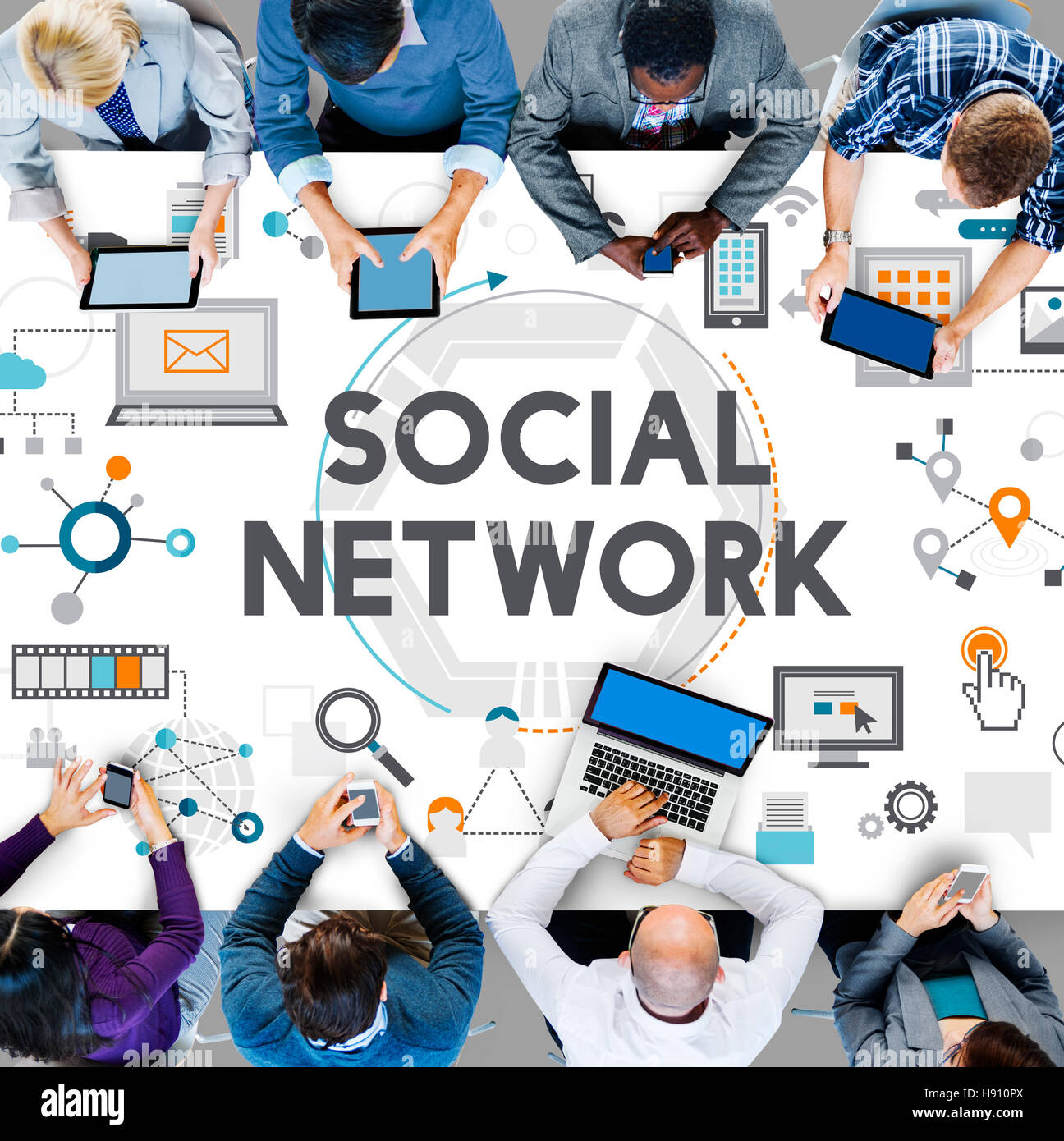 Réseau Social Media Communication Technologie Concept Banque D'Images
