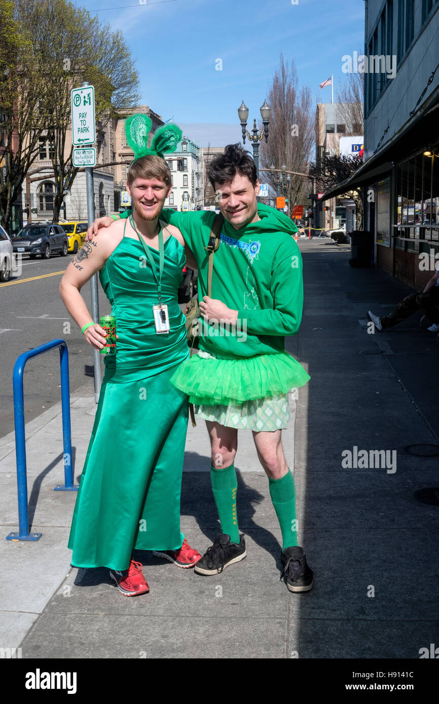Portland, Oregon, USA, le jour de la Saint Patrick est une fête culturelle et religieuse qui s'est tenue le 17 mars par la diaspora irlandaise. Banque D'Images