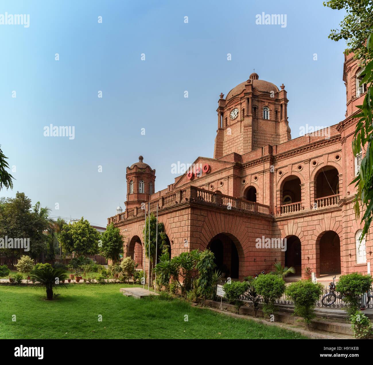 Le bureau de Poste Général est le bureau de poste principal de Lahore, Pakistan. Situé à GPO Chowk sur Mall Road près de Anarkali. Banque D'Images