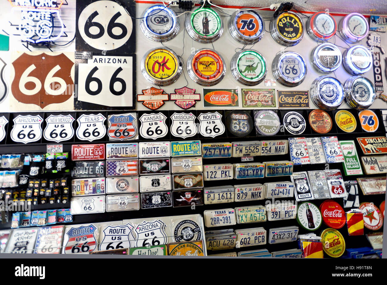 À l'intérieur d'une boutique de souvenirs sur la Route 66 à Williams en Arizona Banque D'Images
