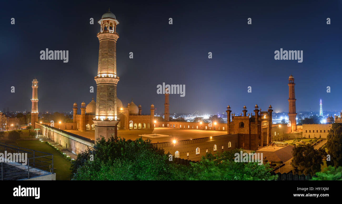 La mosquée Badshahi est une ère de Mughal mosquée de Lahore, Punjab, Pakistan. Banque D'Images