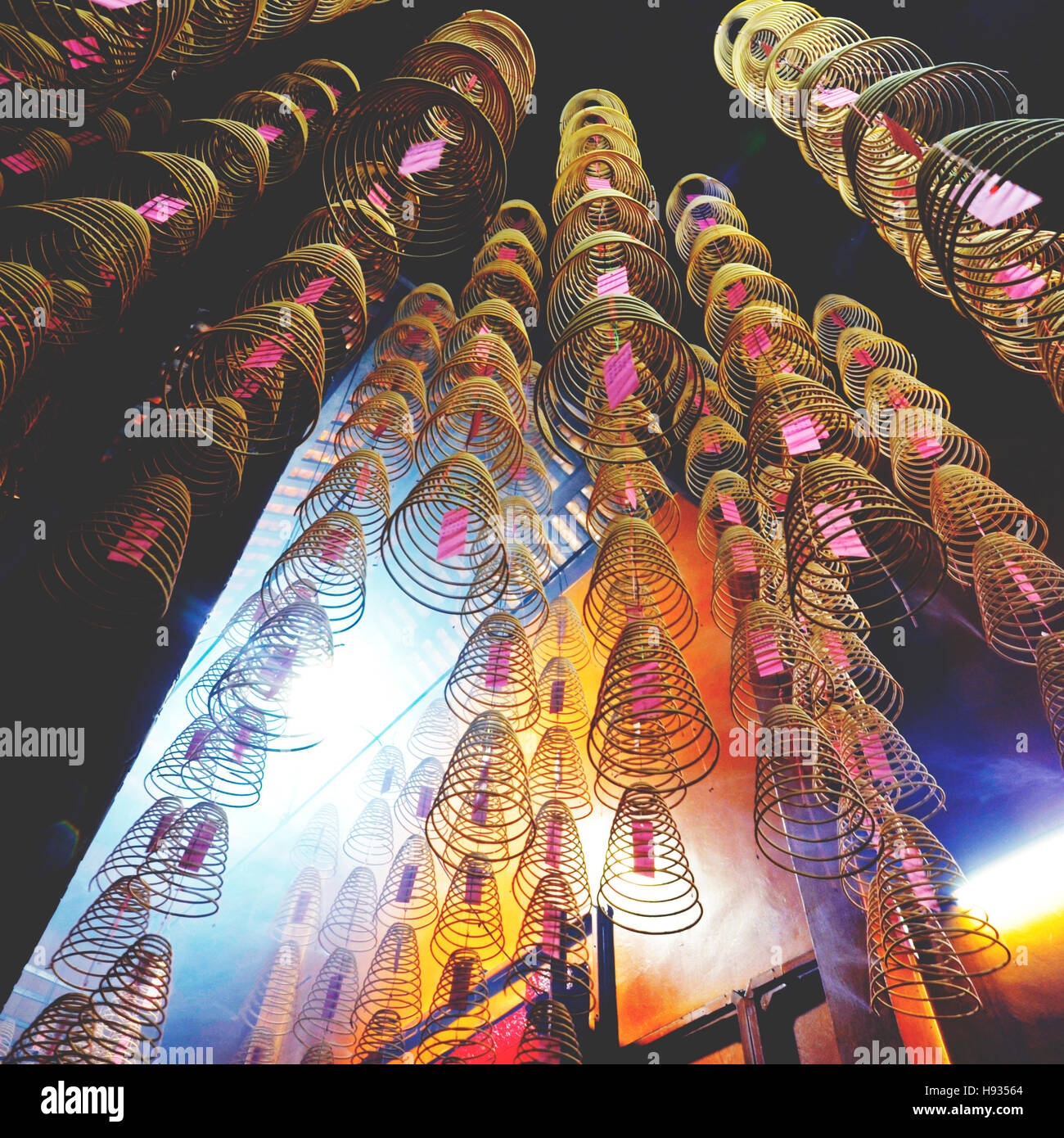 Bobines d'encens Temple chinois Concept culte Asiatique Banque D'Images