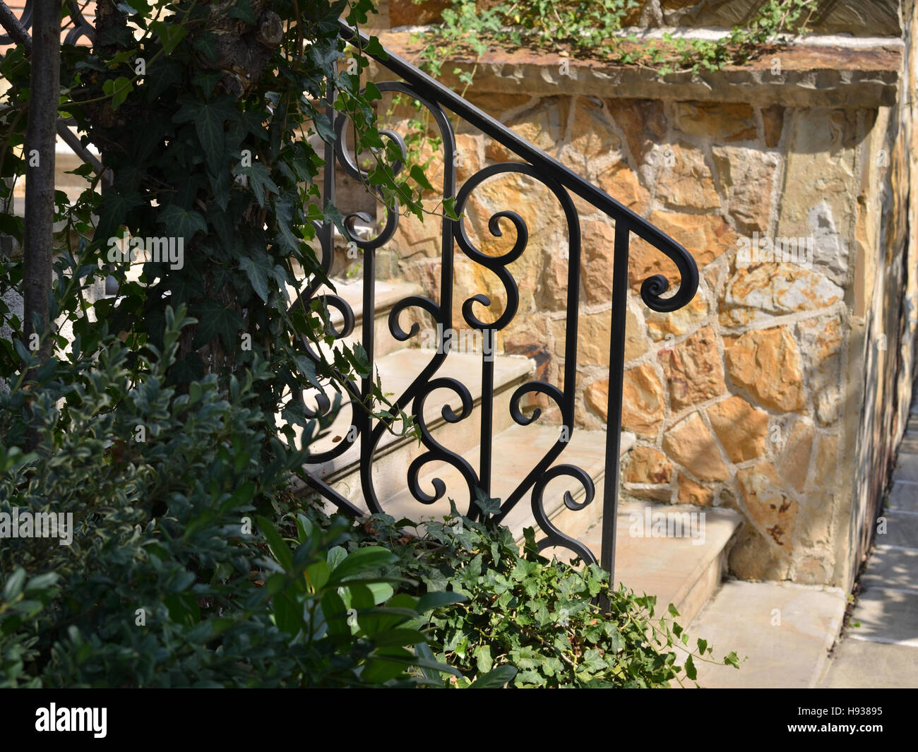 Main Courante Pour Escalier Fer Forgé Escalier avec main courante en fer forgé Photo Stock - Alamy