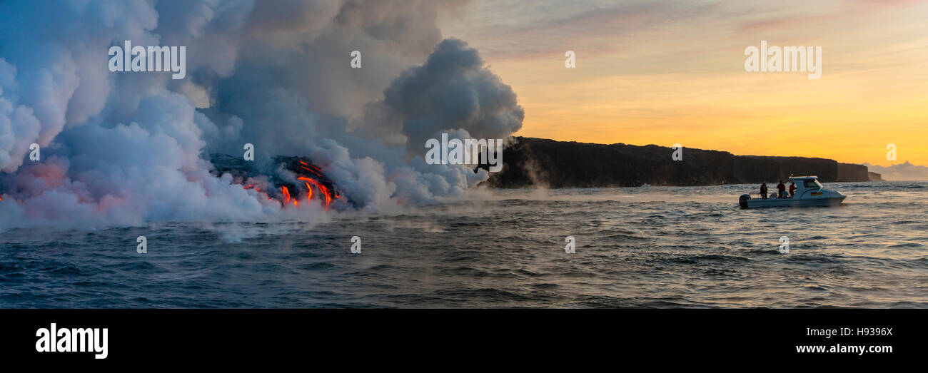 Excursion en bateau de lave, Kilauea, HVNP Volcanon. Île d'Hawaï, Hawaï, vue panoramique Banque D'Images