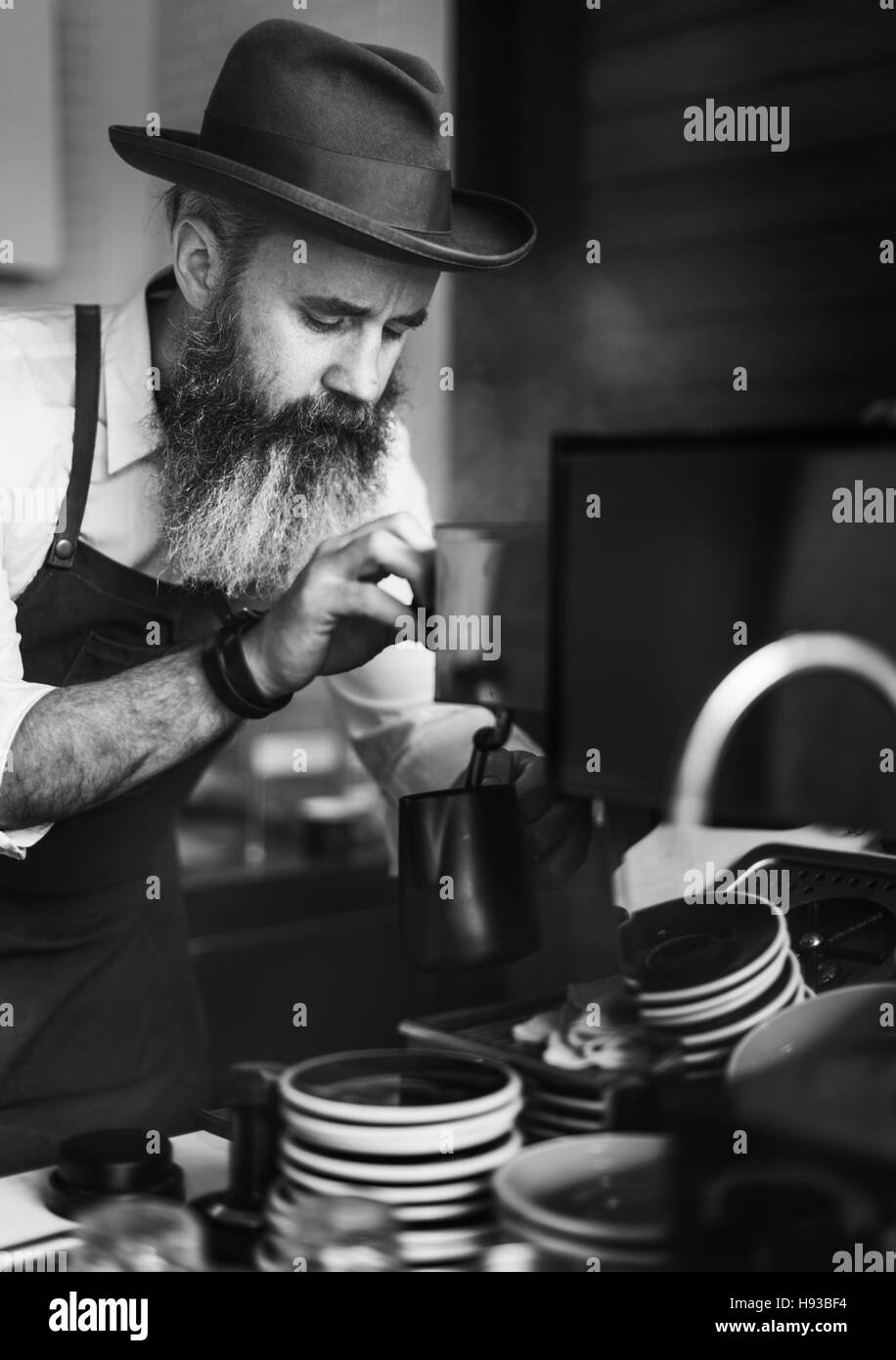 Café Barista Pouring Coffee Concept de démarrage d'entreprise de travail Banque D'Images