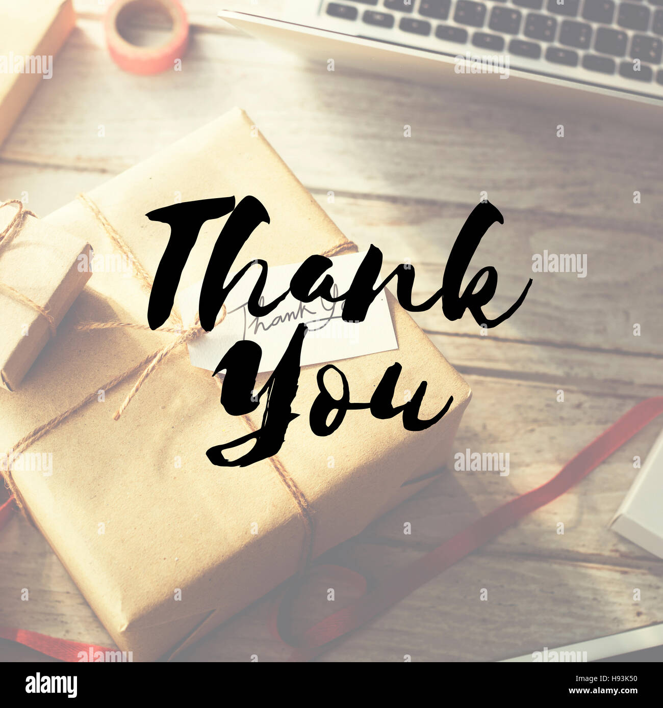 L'art et de l'artisanat présent cadeau partage Donner Félicitations Concept Banque D'Images