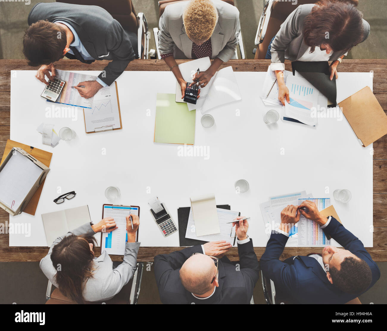 Reunion De L Equipe De L Entreprise Parle De Travail Concept Photo Stock Alamy Reunion De L Equipe De L Entreprise Parle De Travail Concept Photo Stock Alamy
