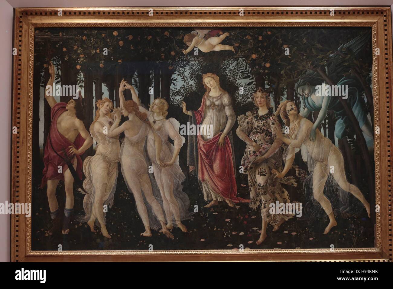 "Primavera", par Sandro Botticelli, à la réouverture de la galerie des Offices salles consacrées à Pollaiolo et Botticelli, organisée grâce à une importante donation de la Fondation des Amis de Florence. Où : Florence, Toscane, Italie Quand : 17 Oct 2016 : Crédit Banque D'Images