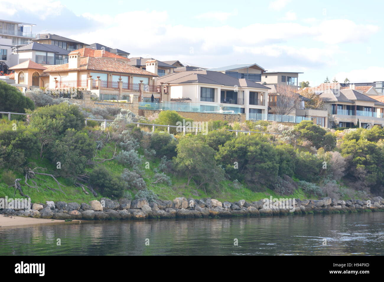 Maisons au bord de la rivière Margaret Perth Australie Banque D'Images