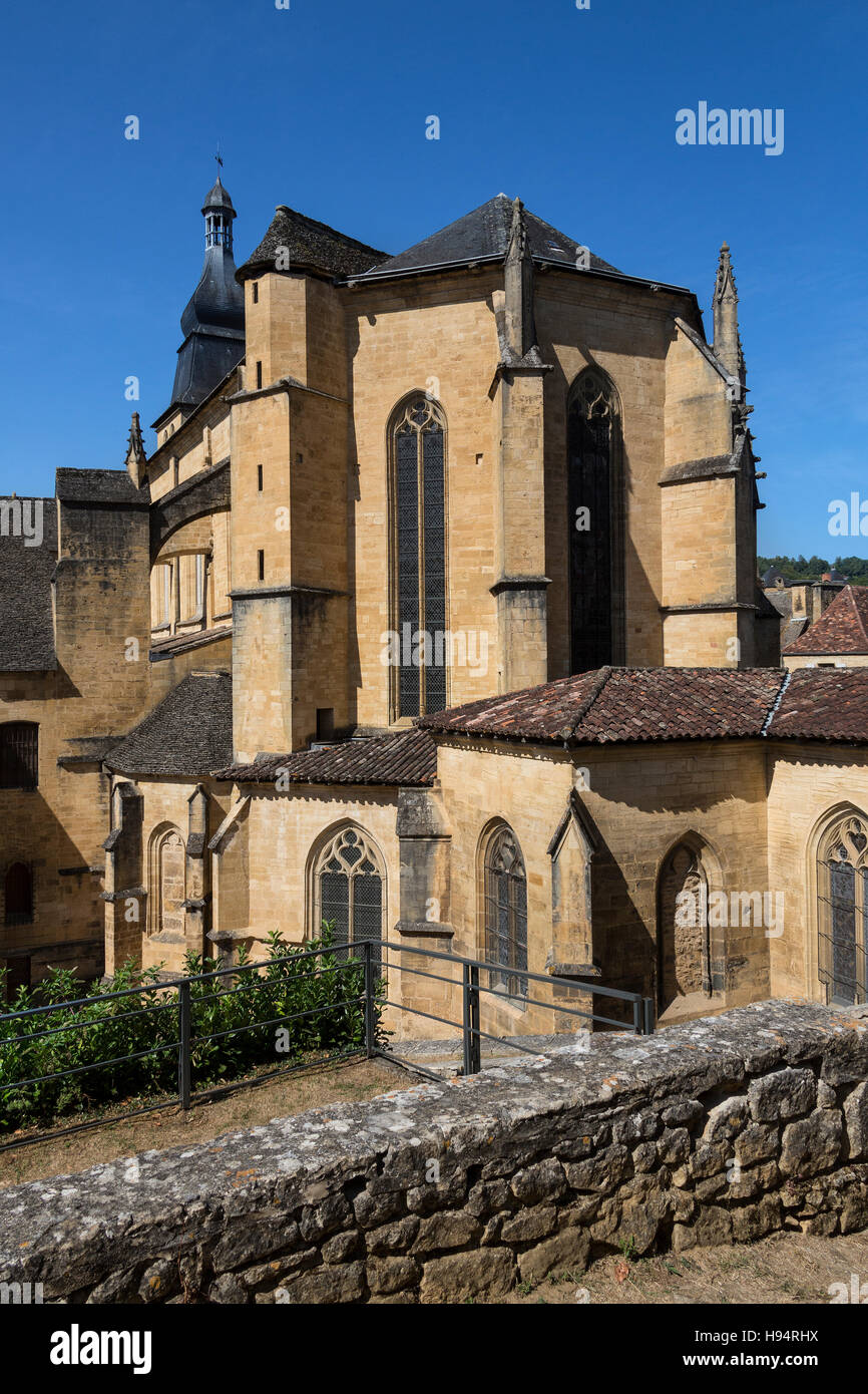 L'Abbaye de Saint-Sauveur de sarlat Sarlat (cathédrale) dans la ville de Sarlat-La-caneda dans le Périgord en Dordogne en France. Banque D'Images