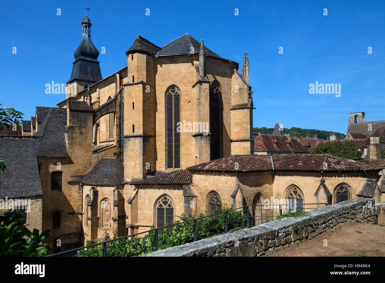 L'Abbaye de Saint-Sauveur de sarlat Sarlat (cathédrale) dans la ville de Sarlat-La-caneda dans le Périgord en Dordogne en France. Banque D'Images