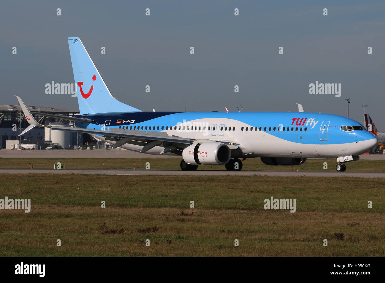 Stuttgart, Allemagne - 31 octobre 2016 : Tuifly, Boeing 737-800 à  l'aéroport de Stuttgart Photo Stock - Alamy