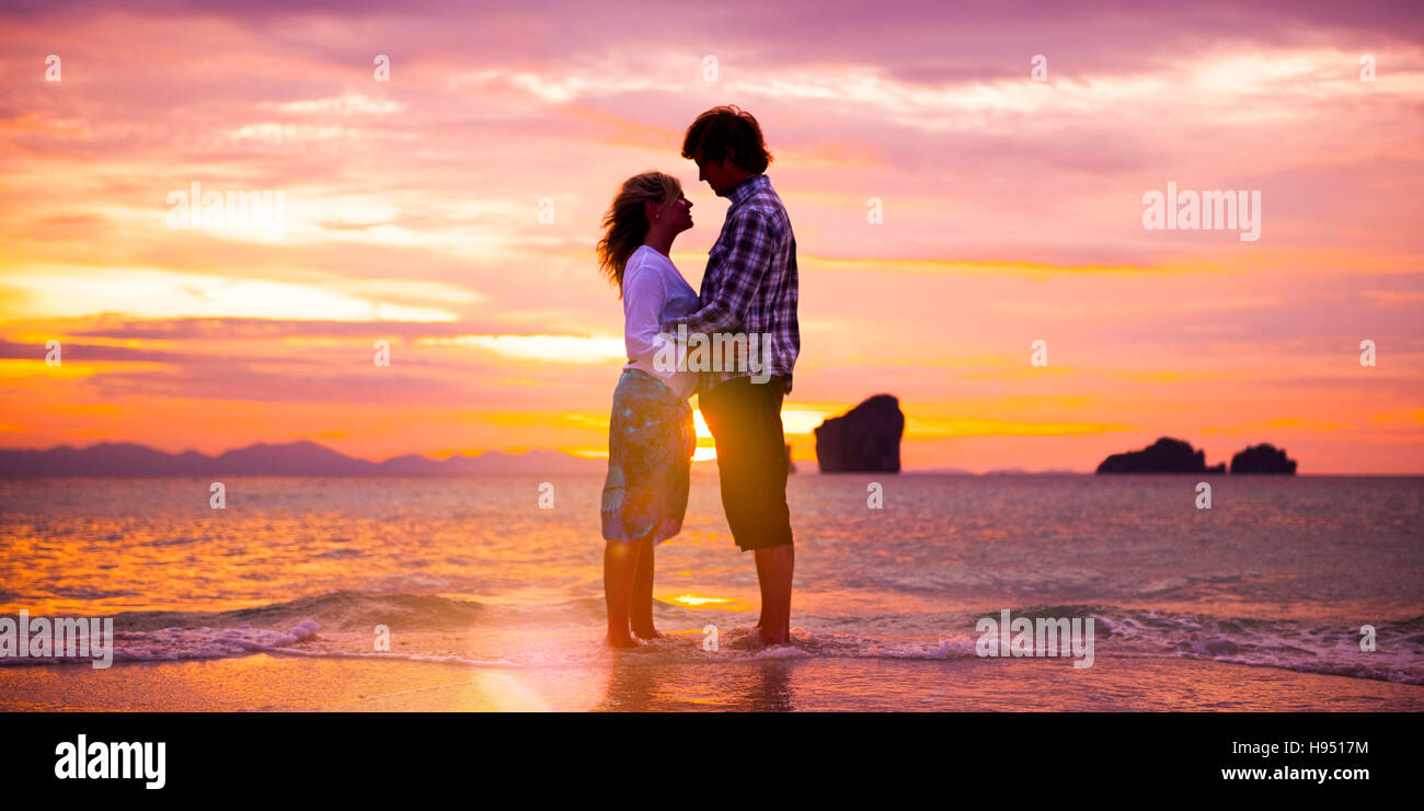 Plage de couple Amour Romance Togetherness Concept Banque D'Images