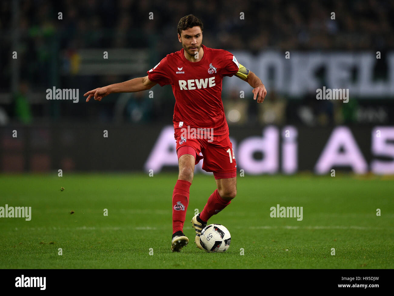 Moenchengladbach, Allemagne. 19 Nov, 2016. Koeln's Jonas Hector en action pendant le match de football Bundesliga allemande entre Borussia Moenchengladbach et 1. FC Koeln au Borussia-Park Mönchengladbach, Allemagne, en 19 novembre 2016. Photo : JONAS GUETTLER/dpa/Alamy Live News Banque D'Images