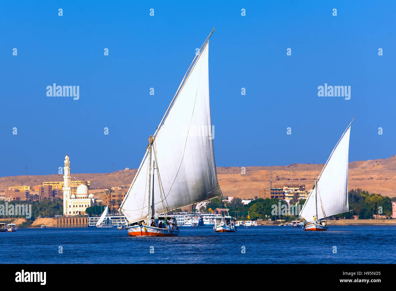 Felouque sur le Nil à Assouan, Egypte Banque D'Images