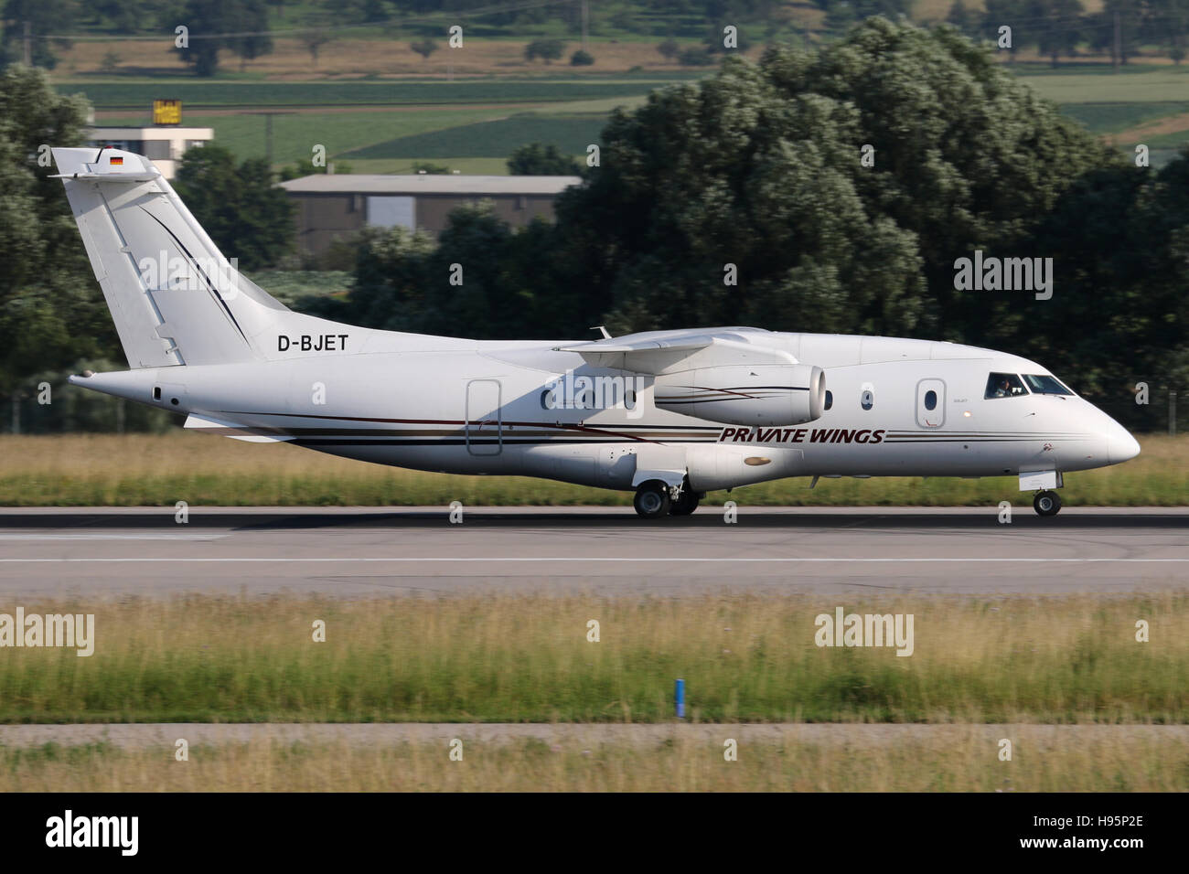 Stuttgart, Allemagne - le 24 juin 2016 : les ailes, Dornier Do328 à l'aéroport de Stuttgart Banque D'Images