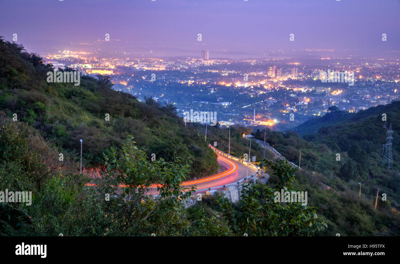 Vue d'Islamabad du haut de la colline de Margalla. Banque D'Images