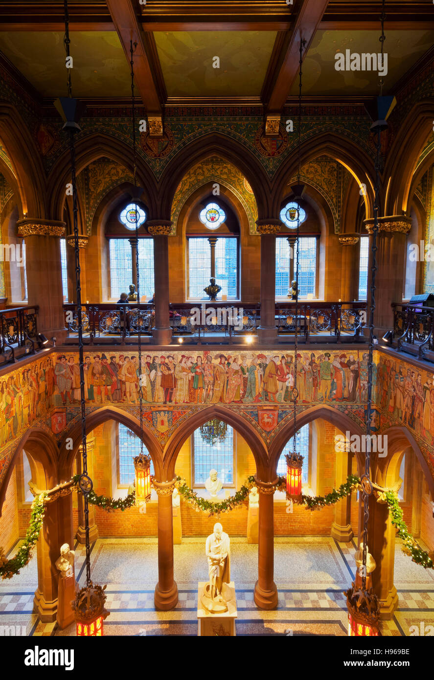 Royaume-uni, Ecosse, Lothian, Édimbourg, vue de l'intérieur de la Scottish National Portrait Gallery. Banque D'Images