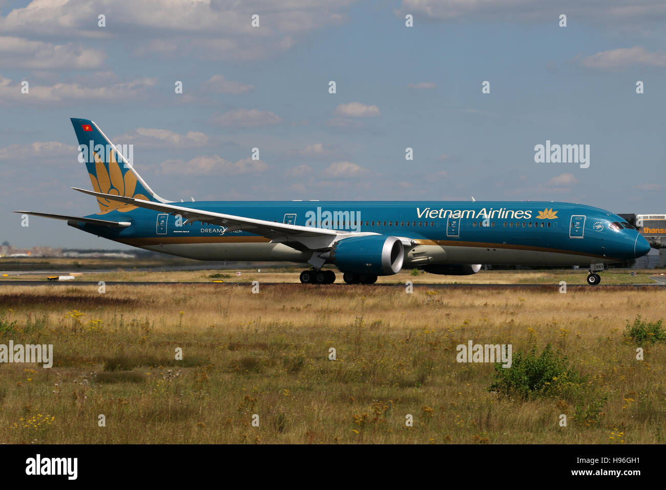 Francfort, Allemagne - le 18 juillet 2016 : Vietnam Airlines, Boeing 787-900 à l'aéroport de Francfort Banque D'Images
