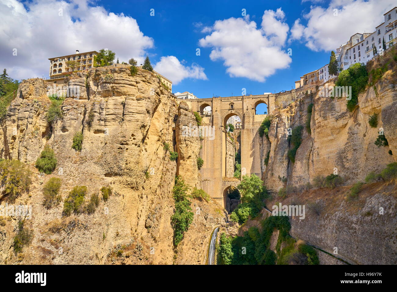La Gorge El Tajo de Ronda - Canyon, le pont Puente Nuevo, Andalousie, Espagne Banque D'Images