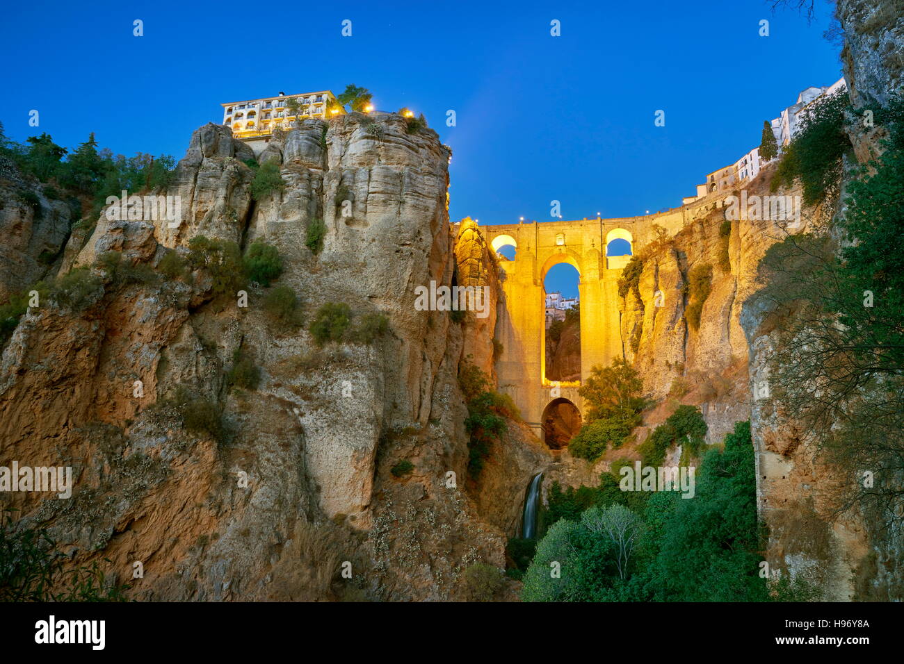 La Gorge El Tajo de Ronda - Canyon, le pont Puente Nuevo, Andalousie, Espagne Banque D'Images