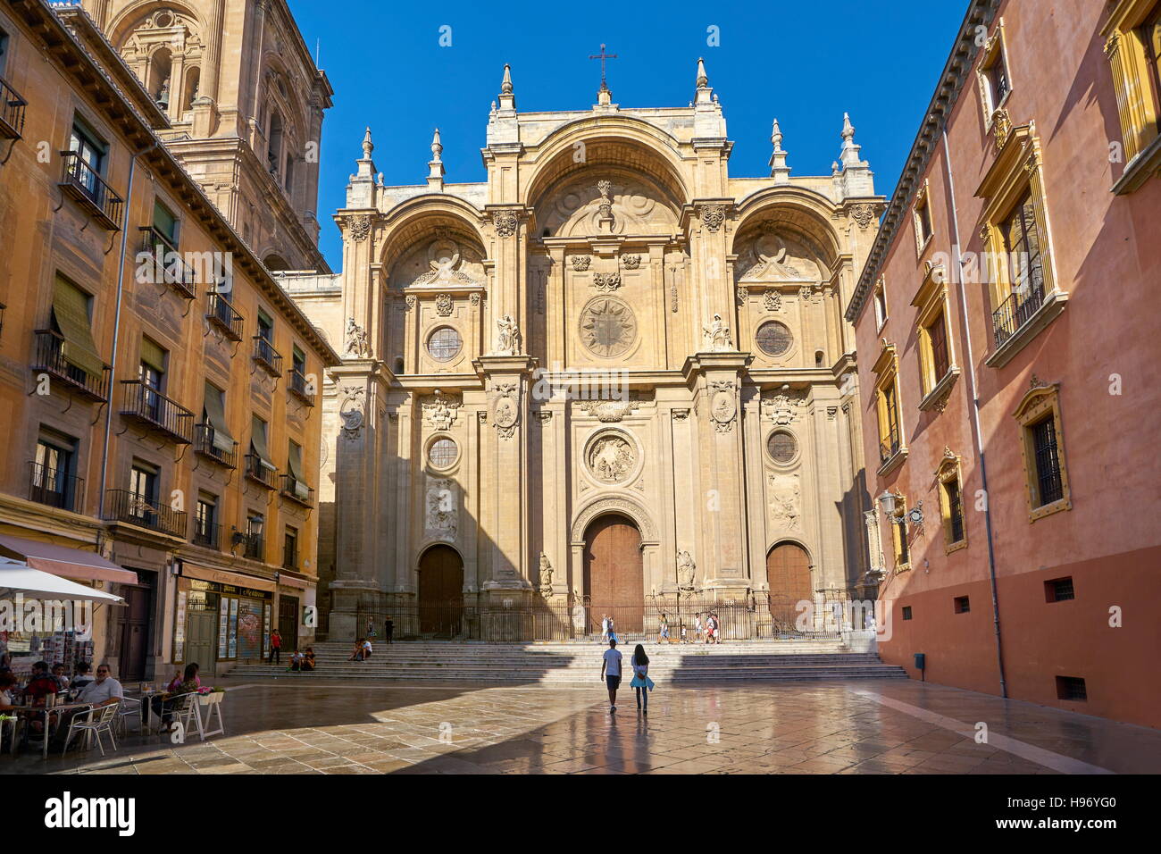 Façade principale de la Cathédrale de Grenade, Grenade, Andalousie, Espagne Banque D'Images