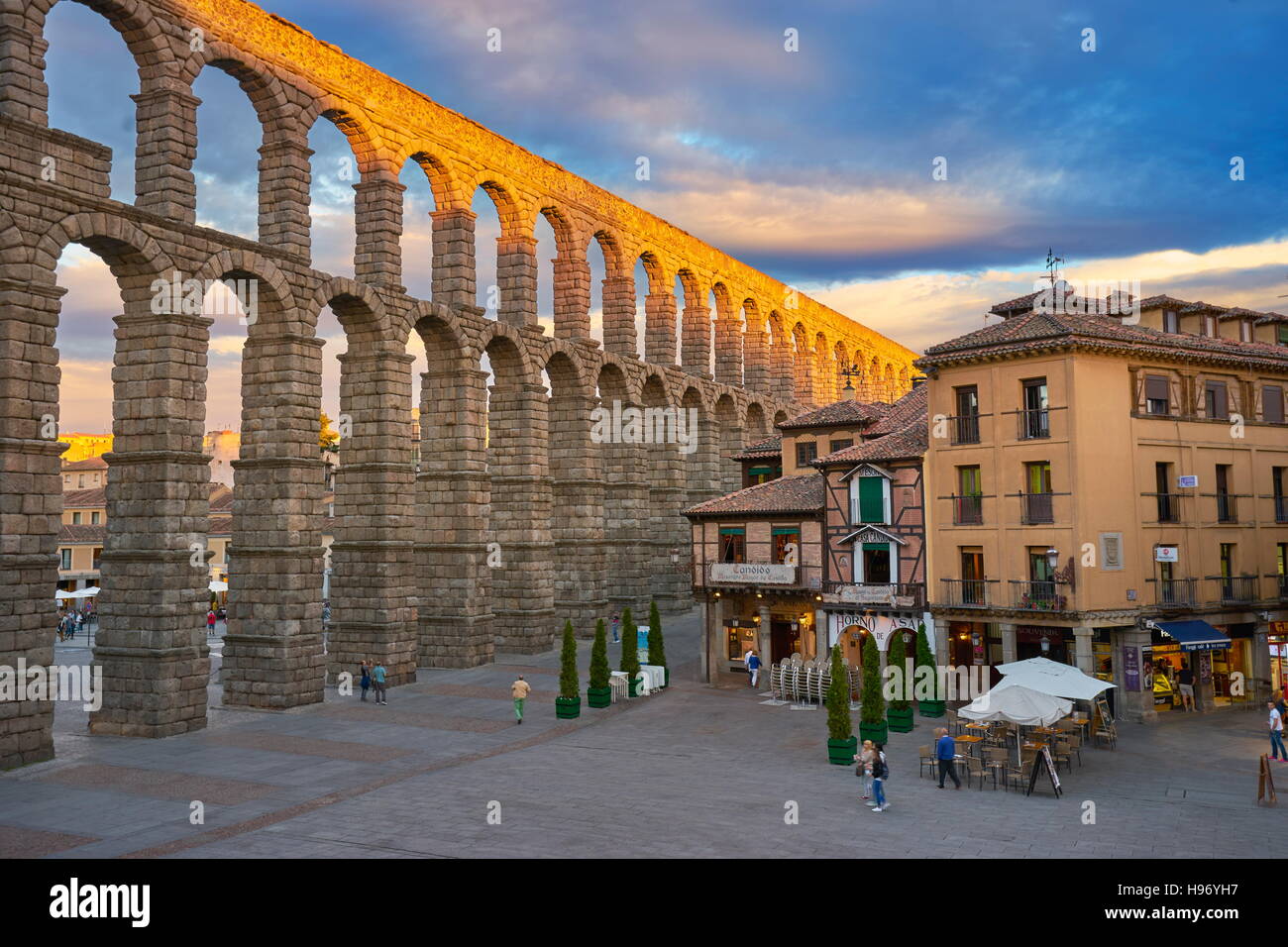 Pont-aqueduc romain, Segovia, Espagne, l'UNESCO Banque D'Images