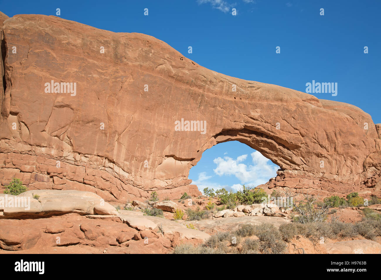Fenêtre Sud célèbre arch dans le Arches National Park, Utah, USA Banque D'Images