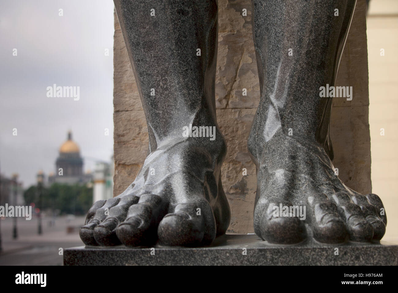Atlant /Sculpture/ fragment. St.Petersburg. La Russie Banque D'Images