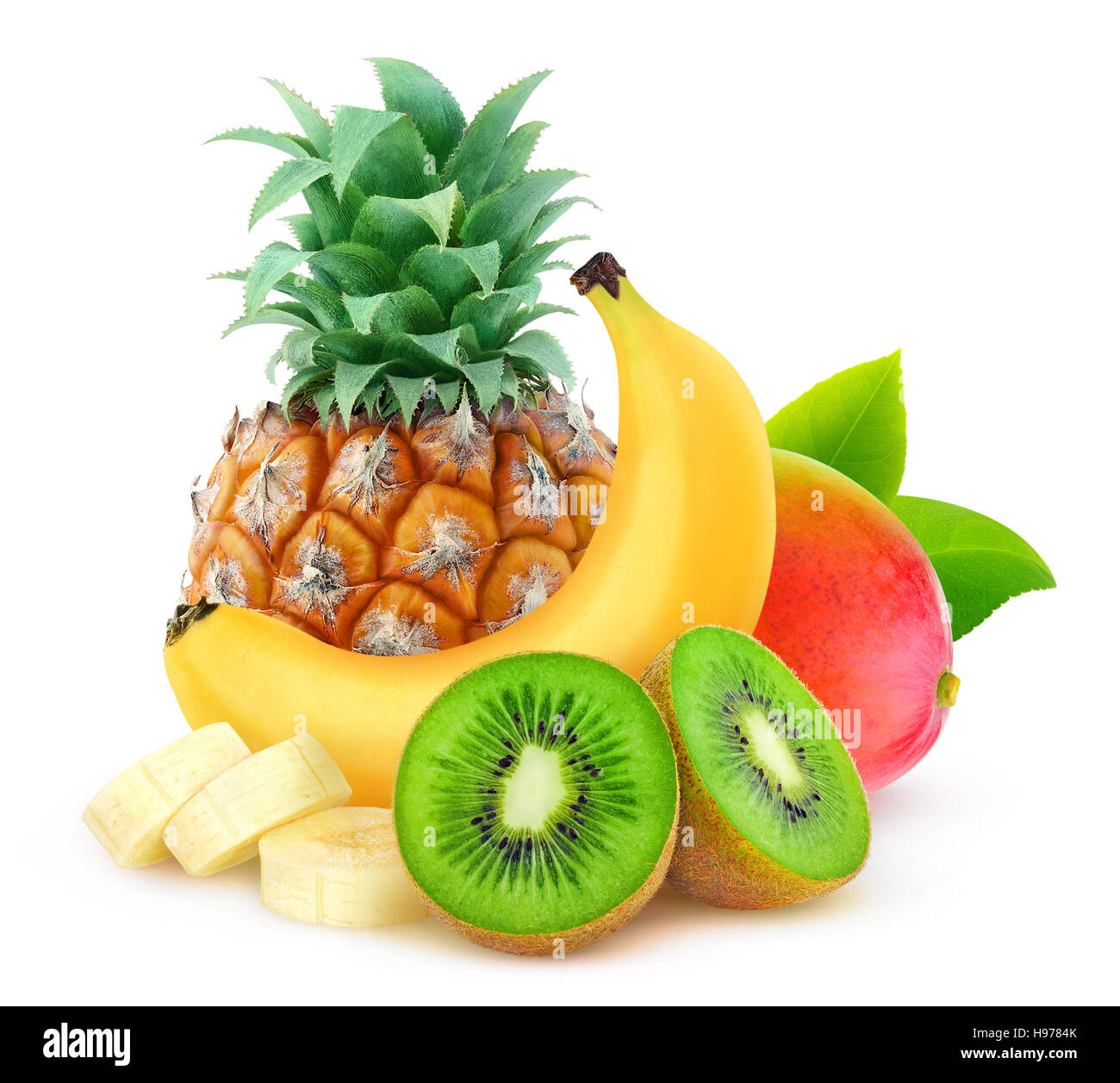 Fruits tropicaux isolés. L'ananas, banane, kiwi et mangue isolé sur fond blanc avec clipping path Banque D'Images