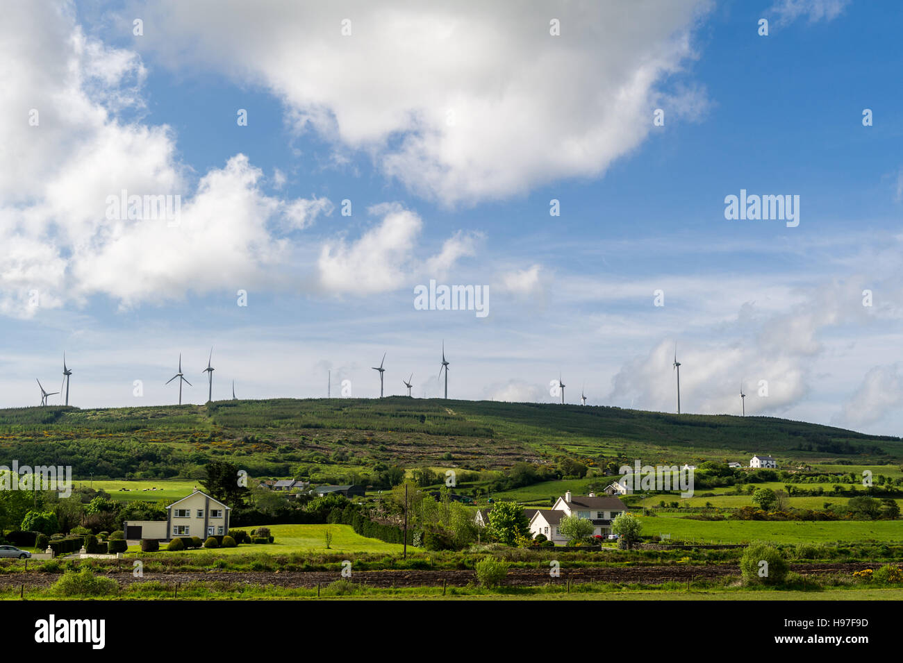 Parc éolien dans l'ouest rural de Cork, Irlande Banque D'Images