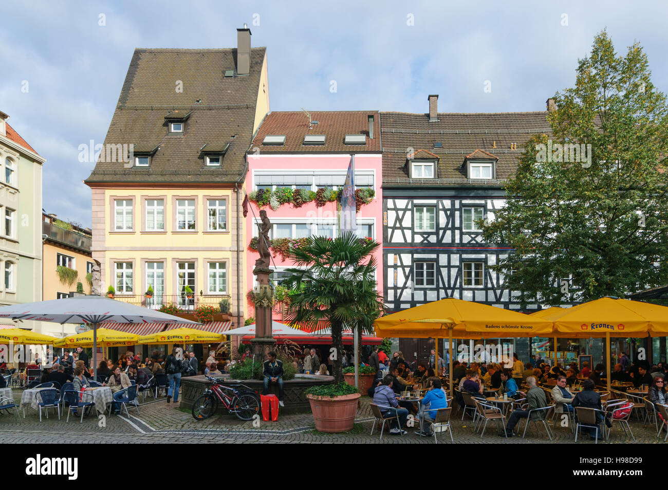 Offenburg : rue Hauptstraße, chambre Beck'sches Haus (à gauche), Schwarzwald, Forêt-Noire, Bade-Wurtemberg, Allemagne Banque D'Images