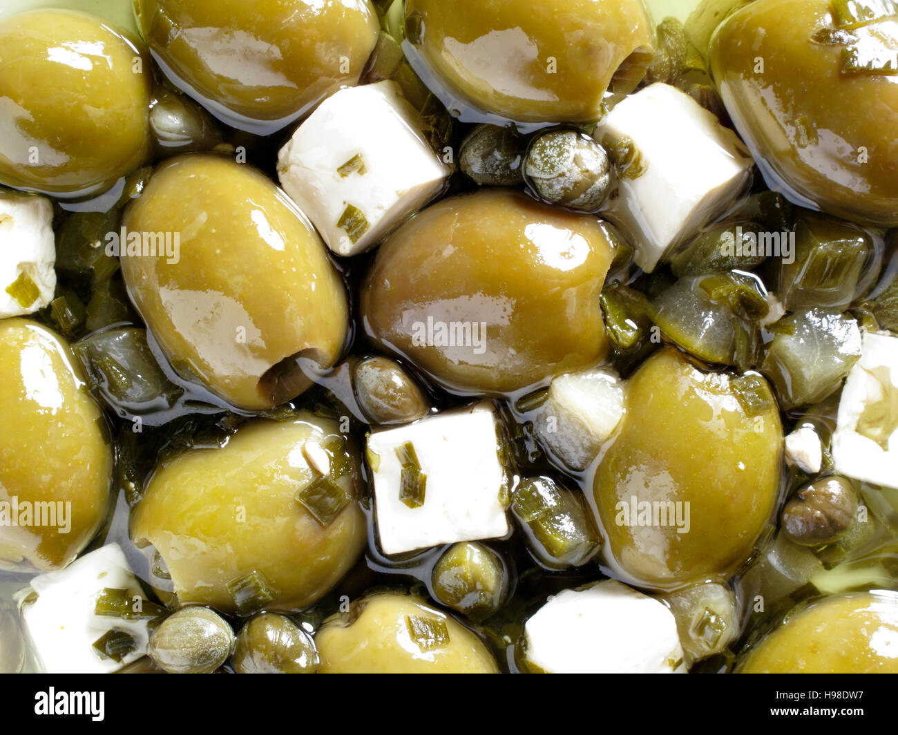 Salade grecque, olives, câpres, fromage feta Banque D'Images
