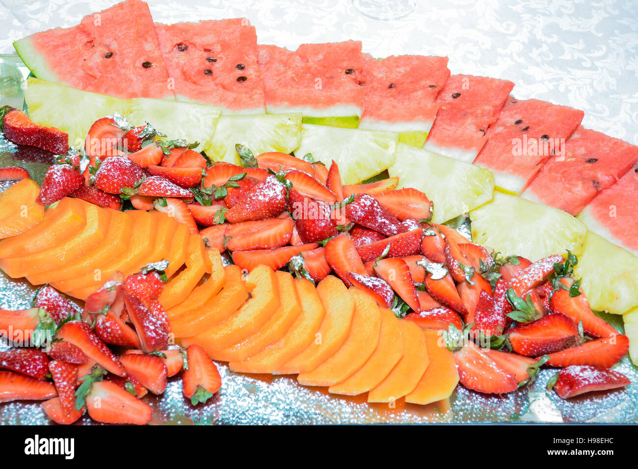 Composition de fruits d'été. La lumière et l'invitation pour un repas d'été. des ressources graphiques. Typique de la Sicile. Banque D'Images