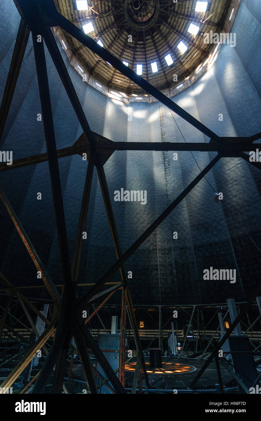 Augsburg : ancien réservoir de carburant dans Augsburg-Oberhausen, art l'installation d'un pendule de Foucault, Schwaben, souabe, Bayern, Bavière, Allemagne Banque D'Images