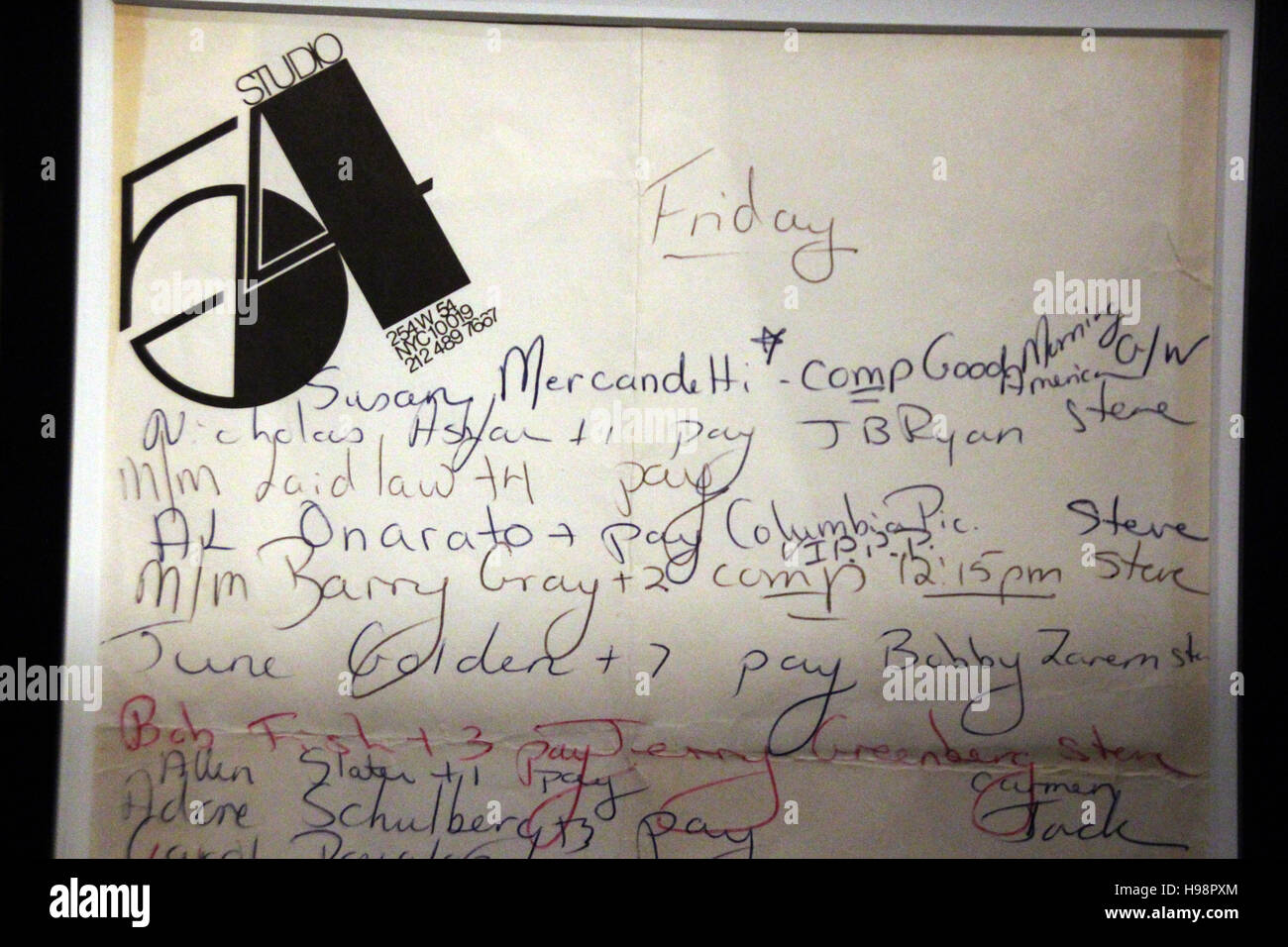 Manhattan, New York, USA. 18 Nov, 2016. Une liste d'invités de Studio 54 est exposée dans le musée de la ville de New York à Manhattan, New York, USA, 18 novembre 2016. Photo : Christina Horsten/dpa/Alamy Live News Banque D'Images