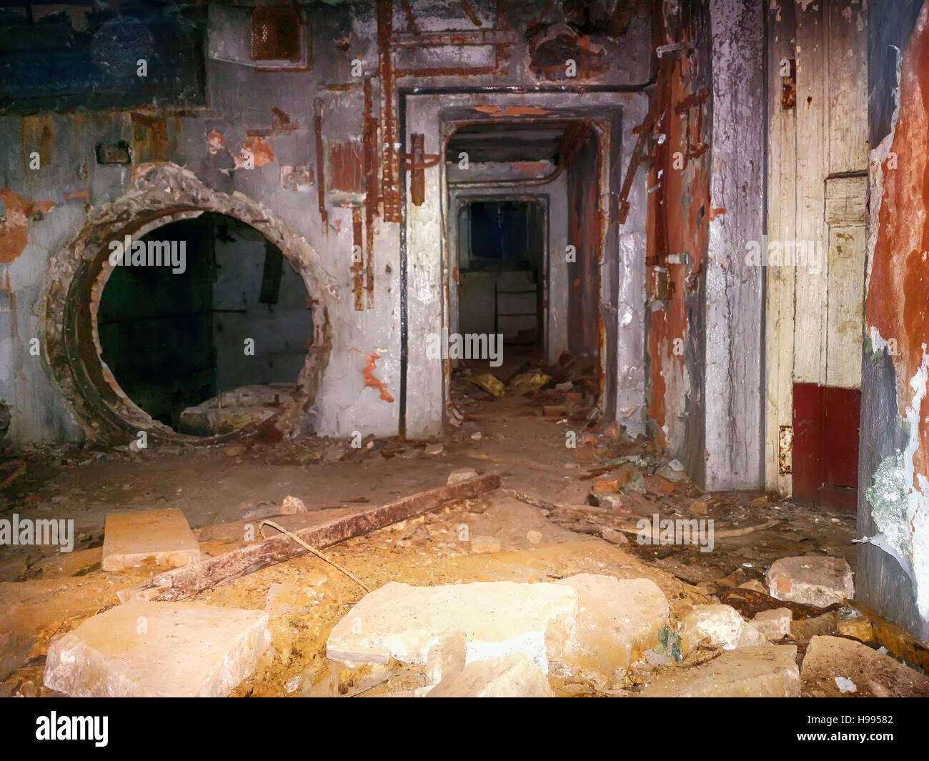 Tourisme militaire et vidéo Wargame. Bunker militaire souterrain à