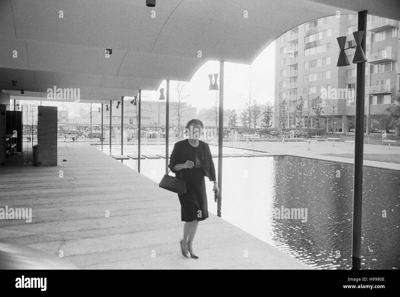 Photographie de novembre 1964 montrant le Washington, D.C. architecte Chloethiel Woodard Smith. Banque D'Images