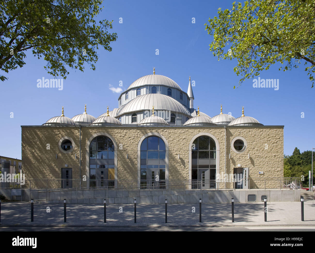 L'Allemagne, la région de la Ruhr, Duisburg, mosquée Ditib-Merkez dans le quartier de Marxloh. Banque D'Images