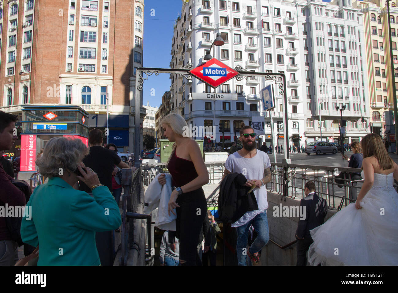 La station de métro Callao Madrid Espagne les gens dans le temps tous les jours Banque D'Images