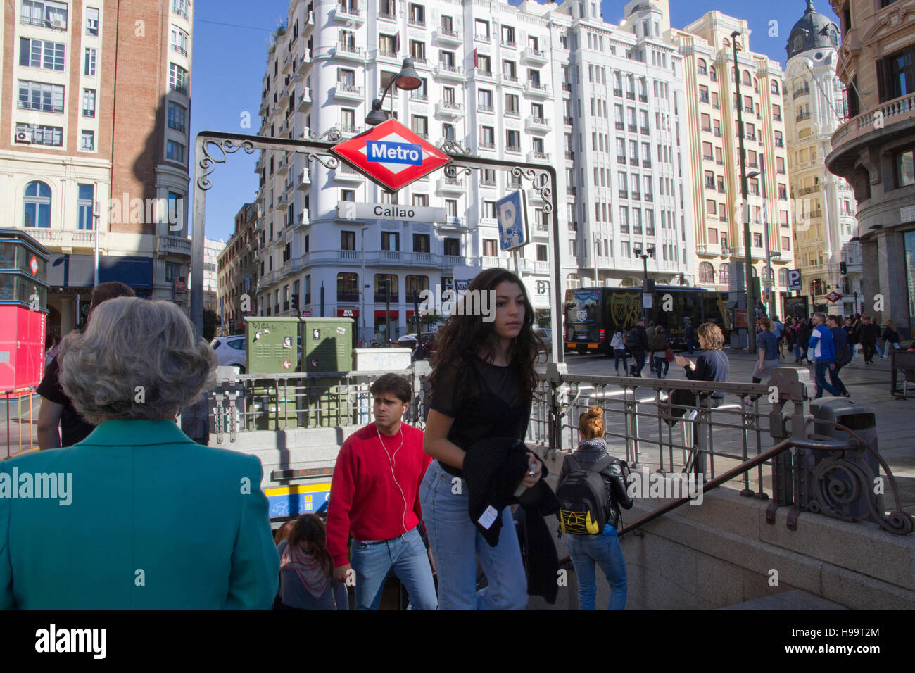 La station de métro Callao Madrid Espagne les gens dans le temps tous les jours Banque D'Images
