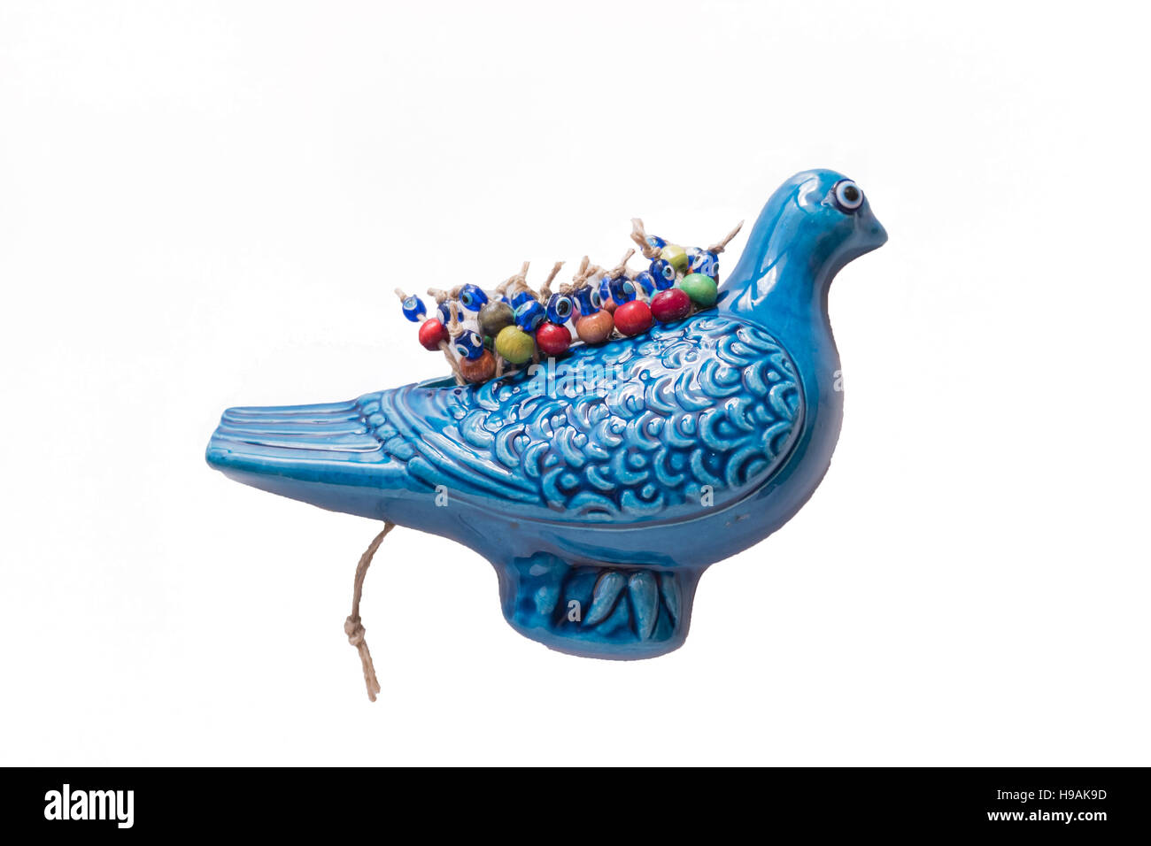 Blue Bird isolé avec mauvais œil, with clipping path Banque D'Images