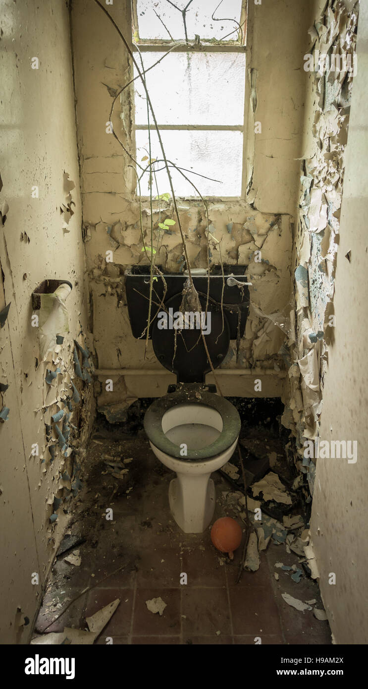 Des bâtiments abandonnés dans l'ex-RAF Upper Heyford, qui était à la maison à des unités de la Royal Air Force et l'US Air Force. Banque D'Images