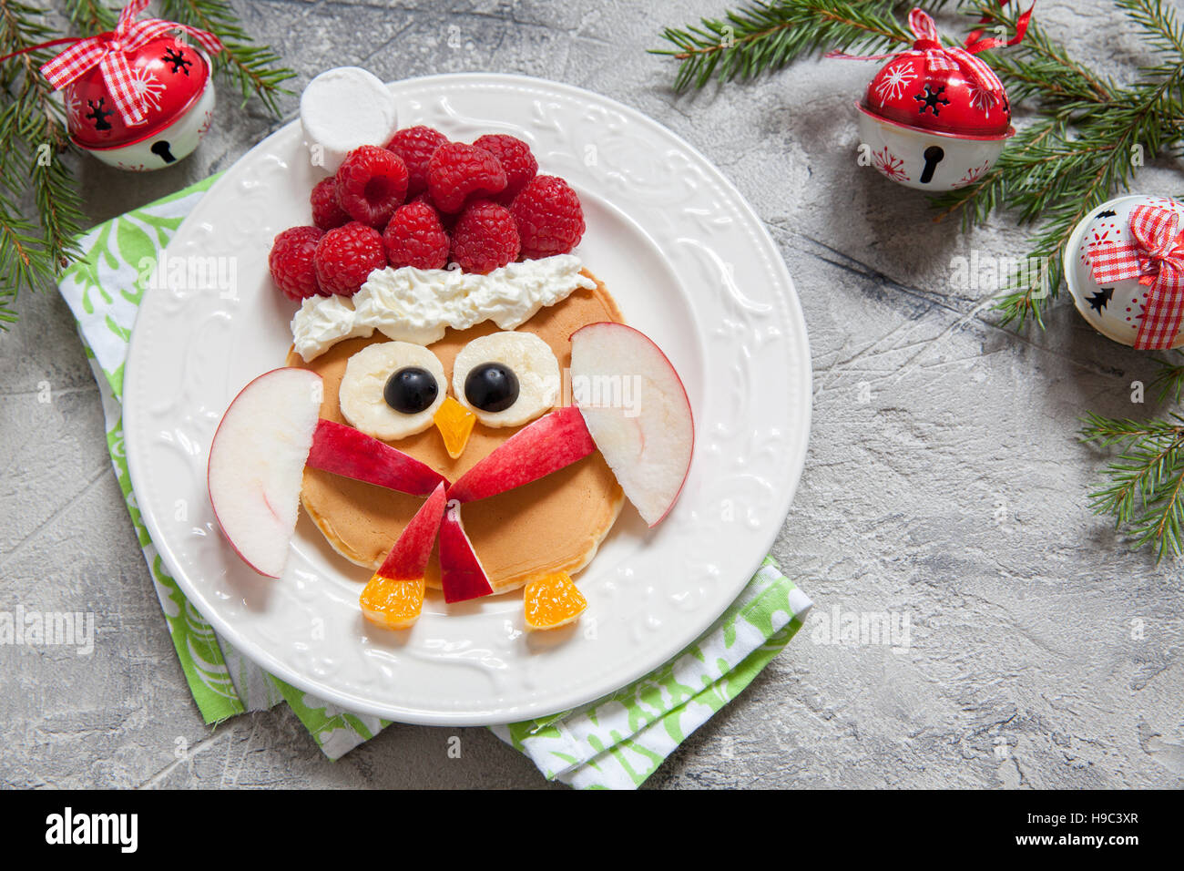 Déjeuner de Noël crêpes Owl Banque D'Images