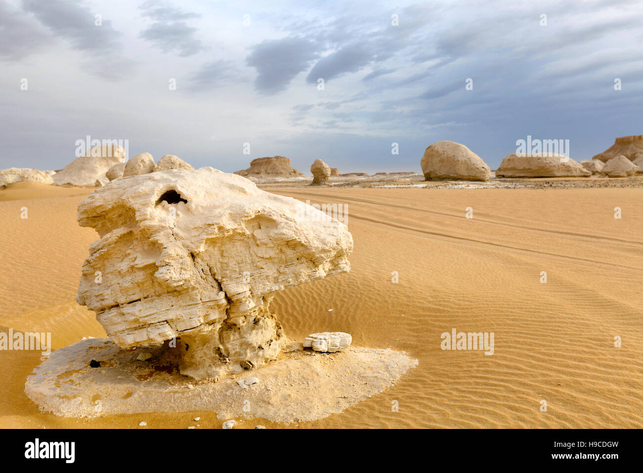 Une formation géologique dans le désert blanc en Egypte Banque D'Images