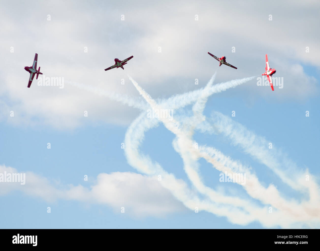 Les Forces canadiennes Le 431e Escadron de démonstration aérienne, les Snowbirds en vol Banque D'Images