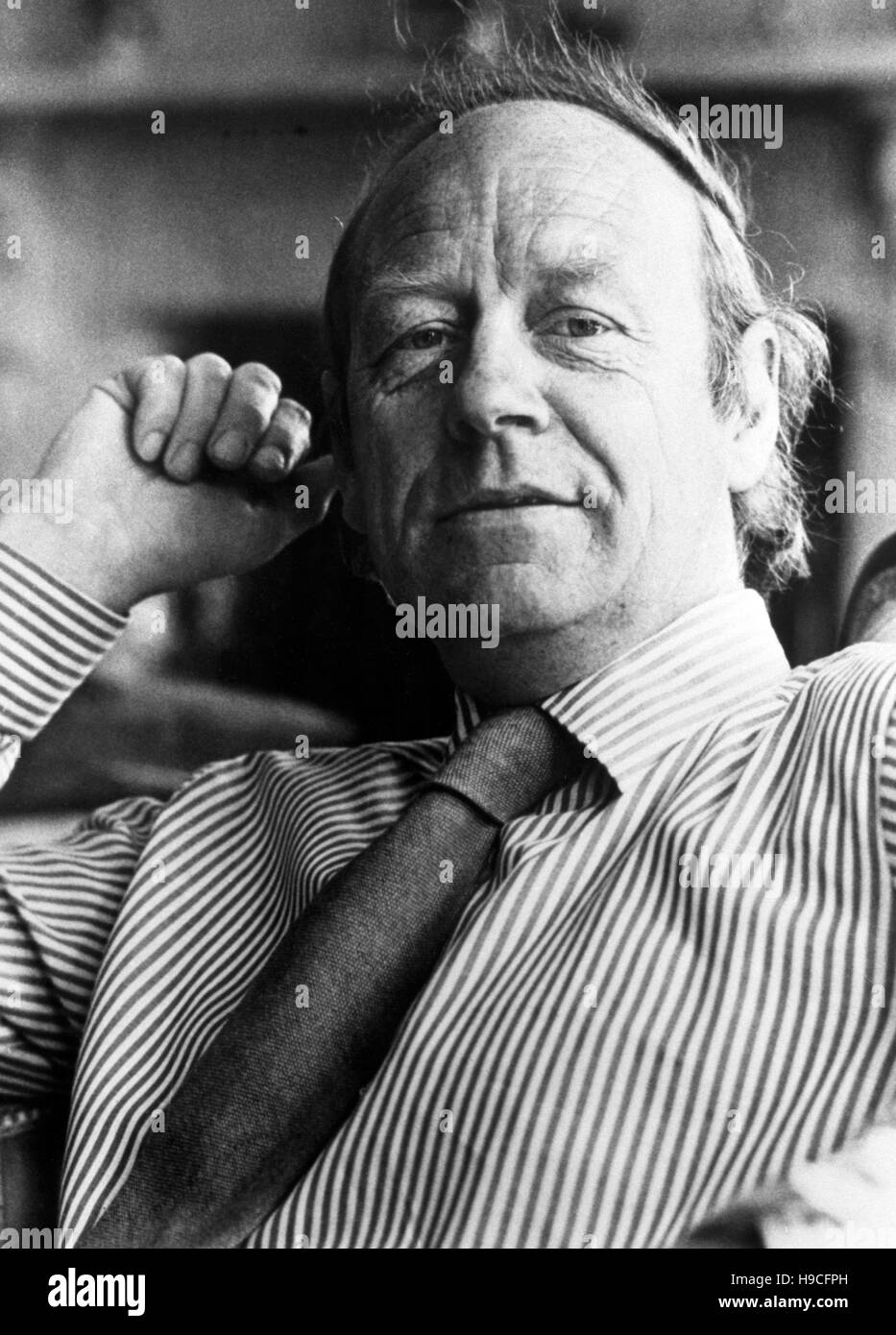 William Trevor, dont le nouveau roman "Le fils d'Dynmouth' est publié aujourd'hui, a été gardé deux importants prix littéraires. Il est l'un des deux auteurs (l'pother Malcolm Bradbury) de partager le Prix Heinemann 1975 décerné chaque année par la Société royale de littérature. Il est également le vainqueur du 1976 Allied Irish Banks' Award, administré par l'Académie irlandaise de lettres. Banque D'Images