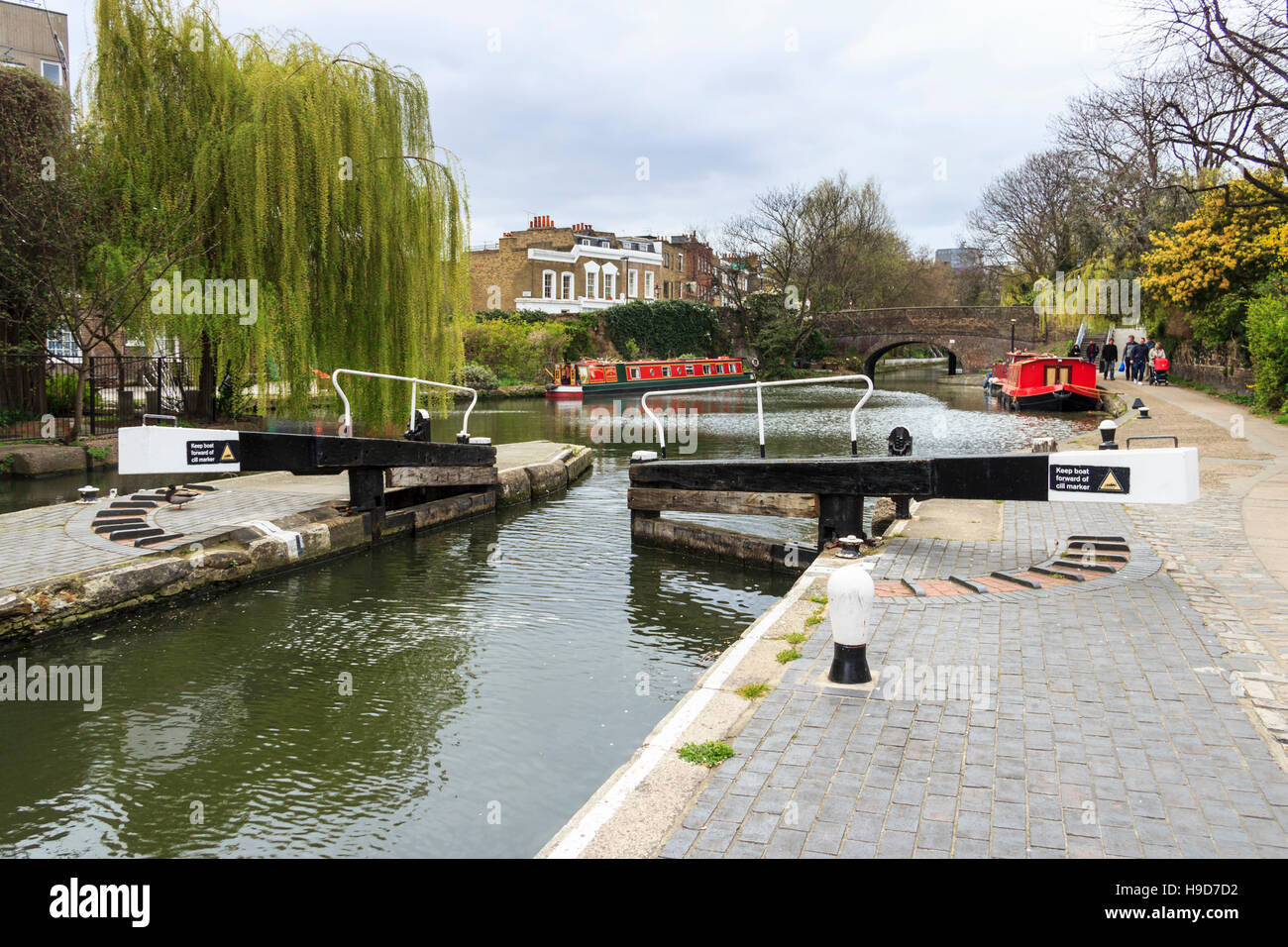 City Road Lock sur Regent's Canal, Islington, Londres, Royaume-Uni Banque D'Images